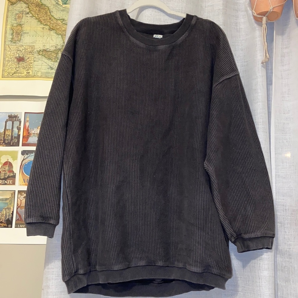 Oversized crewneck. Vintage look!